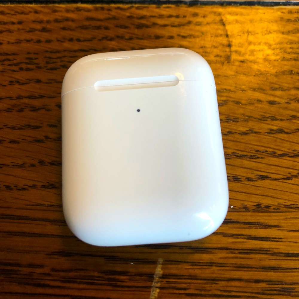 AirPod Generation 2 charging and protective case